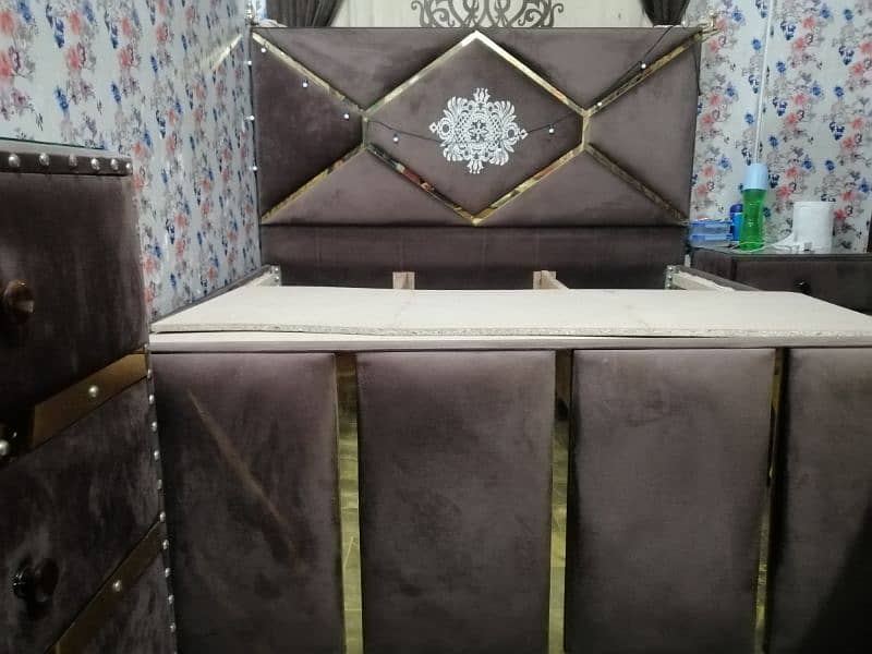 King size double with 2 side tables and dressing 1