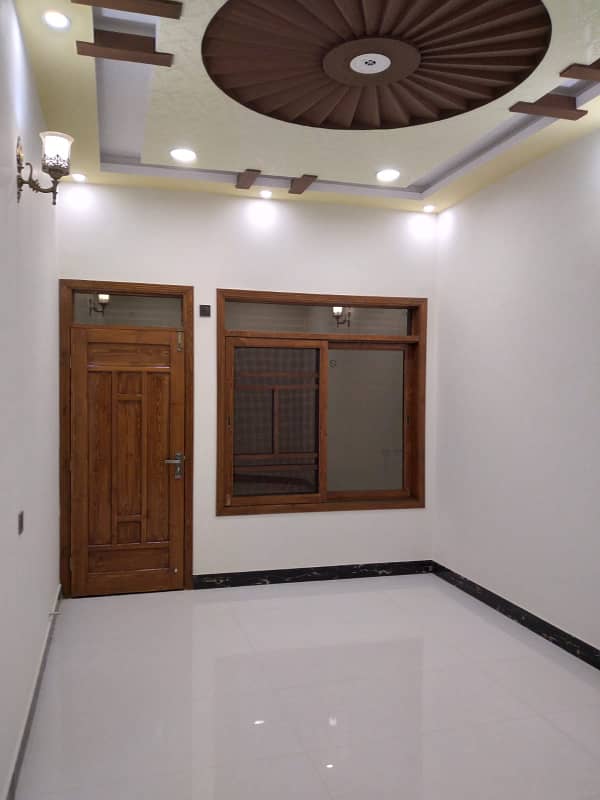 Brand new 240yrds 4 bedrooms d/d 1st floor Portion for sale in Gulshan Block 1 5