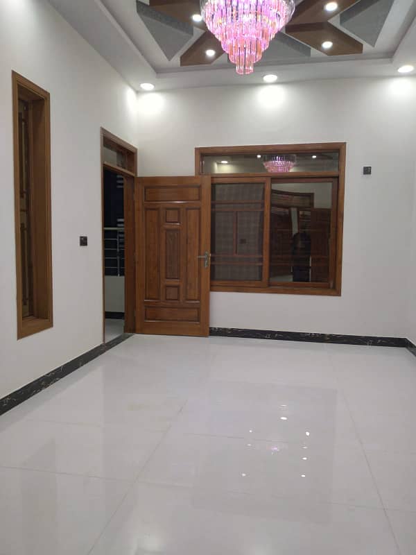 Brand new 240yrds 4 bedrooms d/d 1st floor Portion for sale in Gulshan Block 1 6