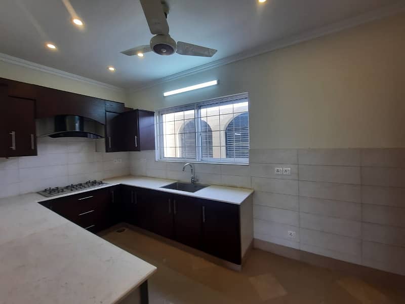 One Kanal Semi-Furnished House Available On Rent Close To The Raya Phase 06 35