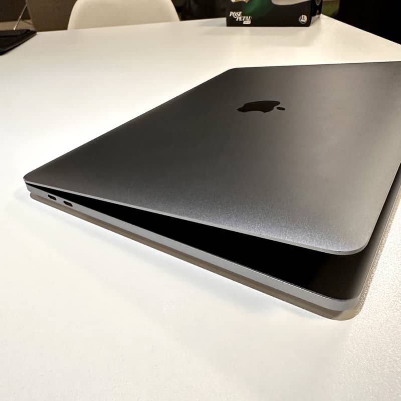 MacBook Pro 13” (2020) – Excellent Condition + Free Leather Sleeve 10