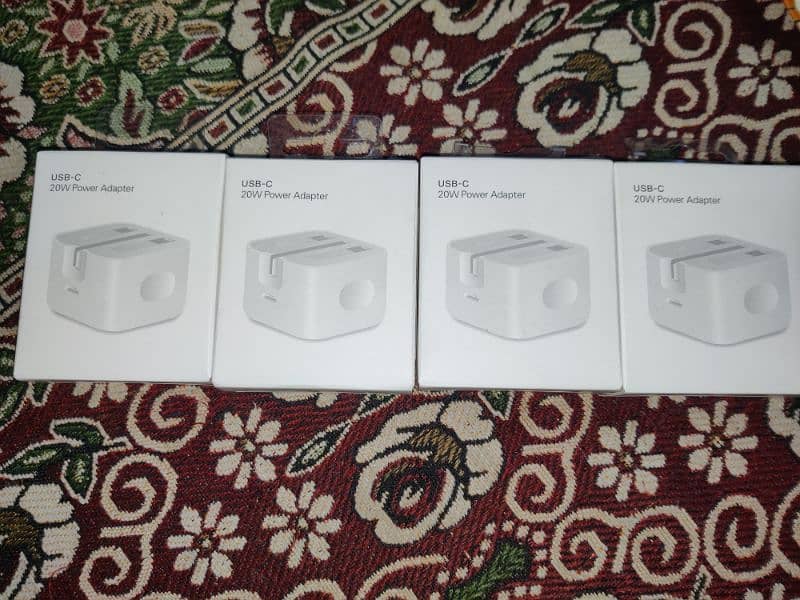 Apple Chargers 20W Ctype 4