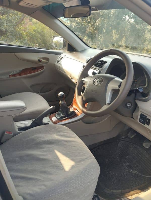 Toyota Corolla Altis 2010 4