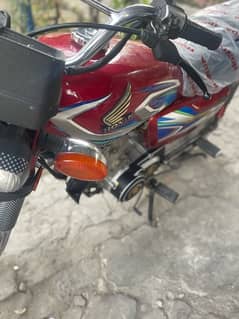 Honda 125 2014 model shock sa tiyar karwi ha bike bilkol ok balck colr