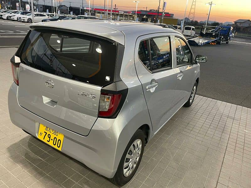 Daihatsu Mira 2021 2