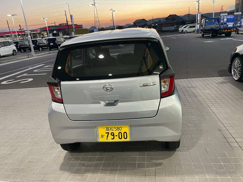 Daihatsu Mira 2021 3