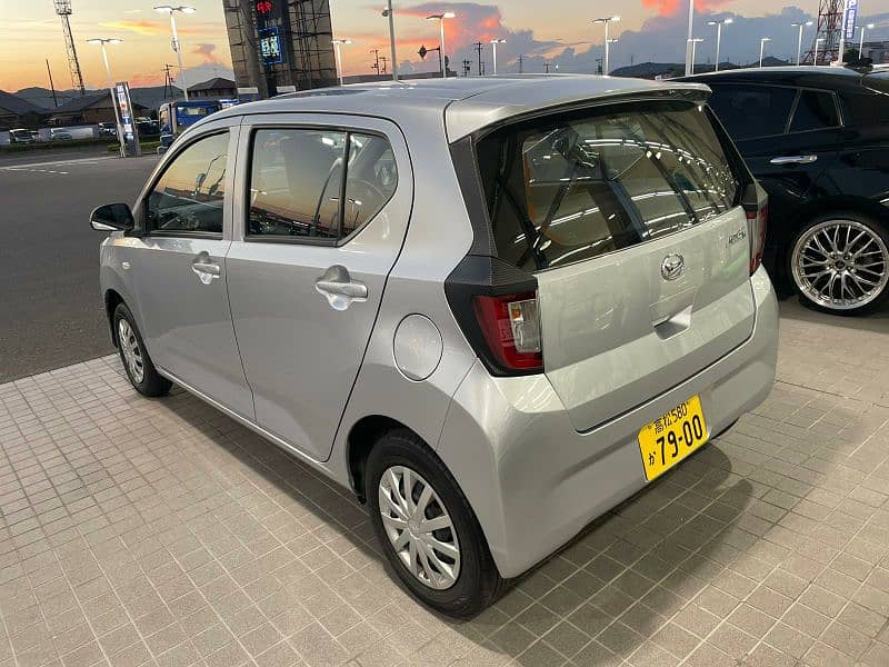 Daihatsu Mira 2021 4