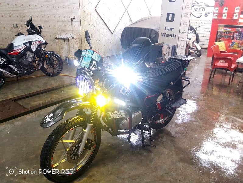 Suzuki GS 150 ( 2017 model) 2