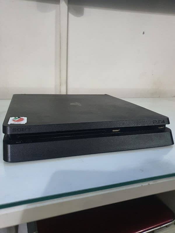 ps4 slim Dubai import 2