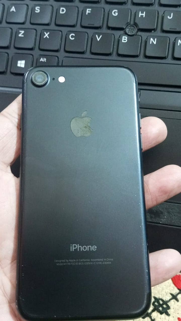 Apple iPhone 7 1