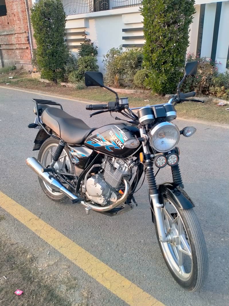 Suzuki GS 150 SE 2020 1