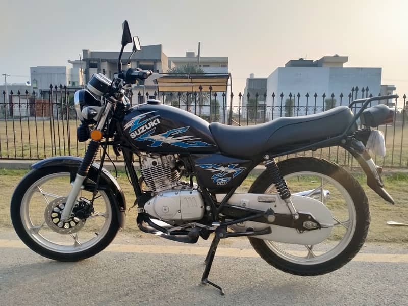 Suzuki GS 150 SE 2020 8