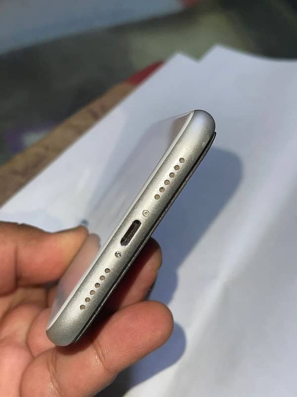 iPhone XR (non PTA ) 0