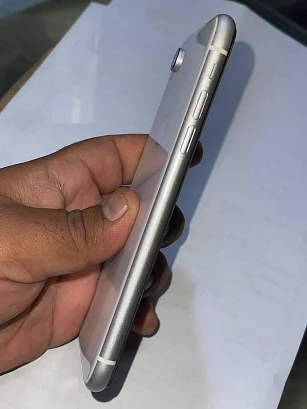 iPhone XR (non PTA ) 1