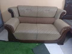 3 seater sofa set . selling urgently