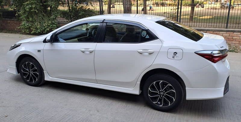 Toyota Corolla Altis 2023 CVT transmission full option 5