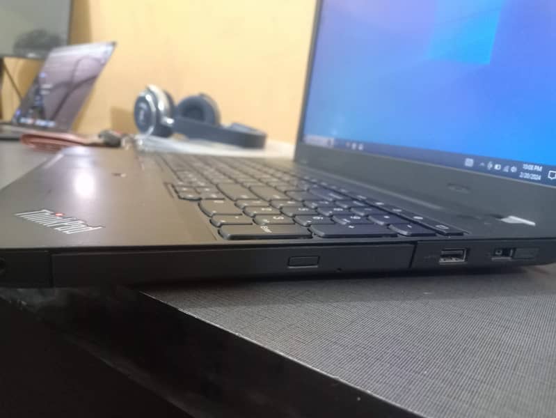 Lenovo ThinkPad | Core i5 - 6th Gen 4