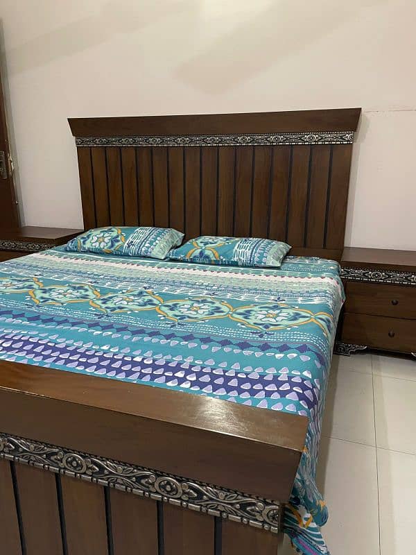 king size wooden bed with dressing 3