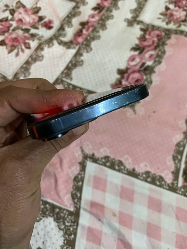 iPhone XR 4