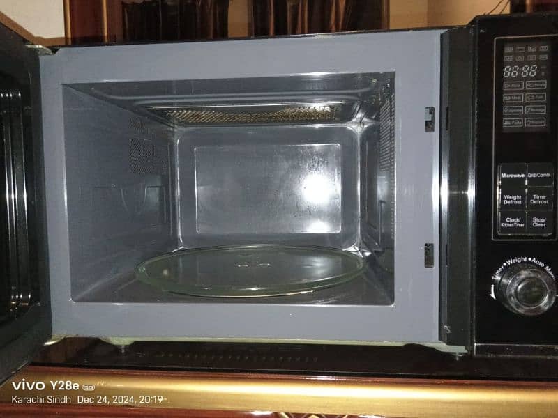 Orient microwave oven brand new grill and baking 3