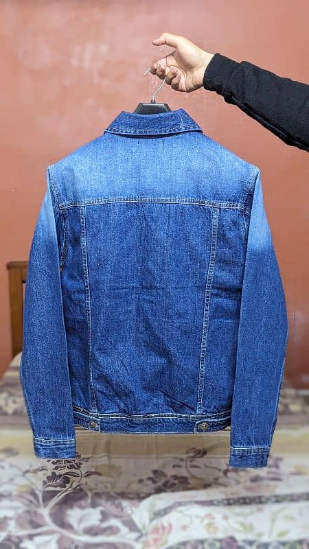 Upgrade Your Look: Denim Jacket for Men's in Two Colors 1