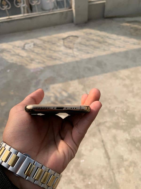 Iphone xs urgent sale 6