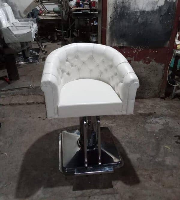 salon and chair for sale 7