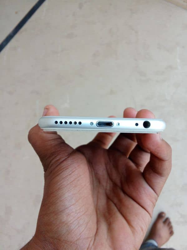 Iphone 6 64gb 10/10 condition 1