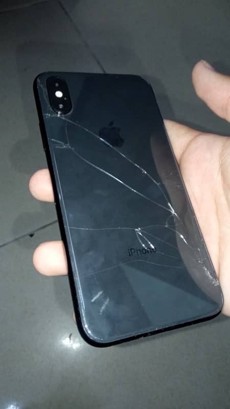 iphone xs 64 jv LLA (back crack) 0