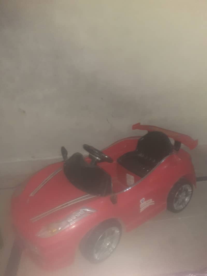 KIDS CAR WITH REMOTE CONTROL & CHARGER 2