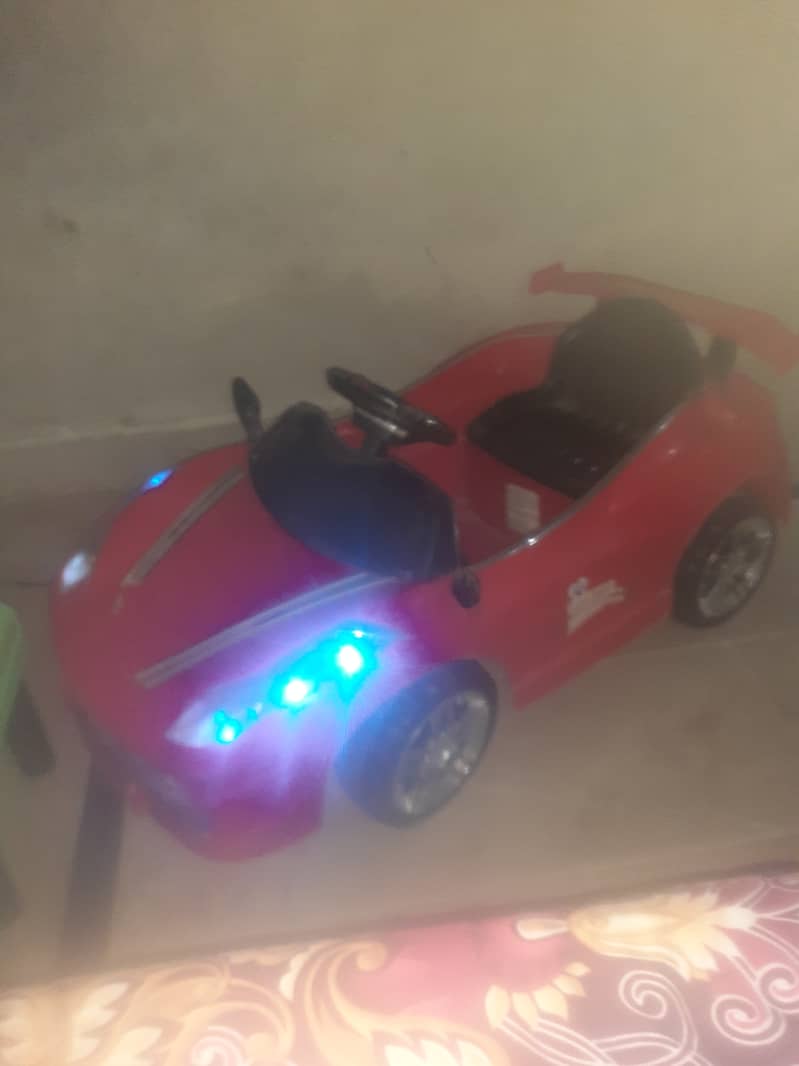 KIDS CAR WITH REMOTE CONTROL & CHARGER 3