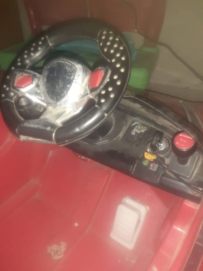 KIDS CAR WITH REMOTE CONTROL & CHARGER 6