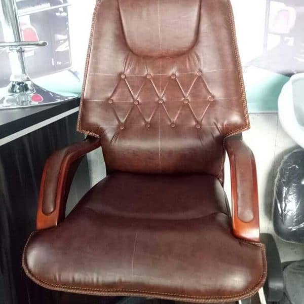 luxury executive revolving chair available h all over Pak Cash on deli 10