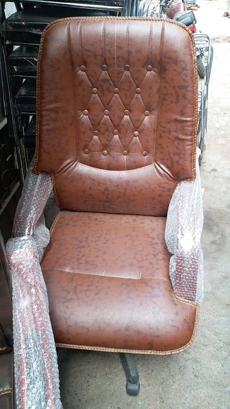 luxury executive revolving chair available h all over Pak Cash on deli 12