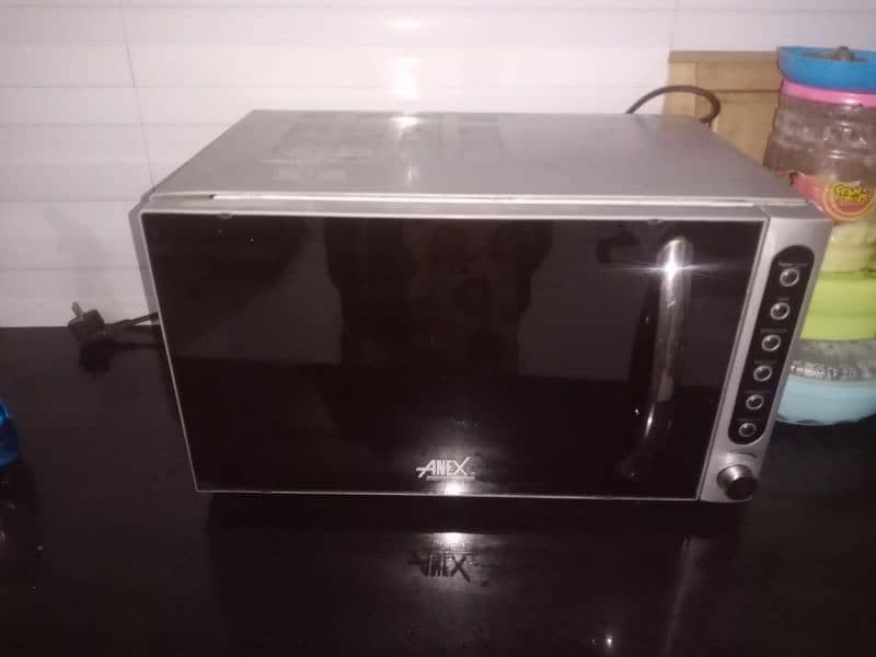 Microwave oven 1