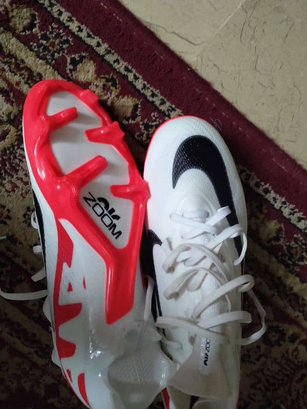 nike mercurials red and white 3