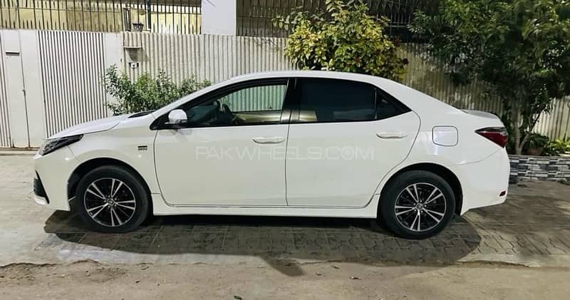 Toyota Corolla Altis 2019 4