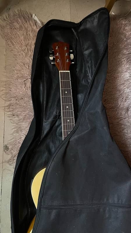 Semi Accoustic Guitar with bag and string 0