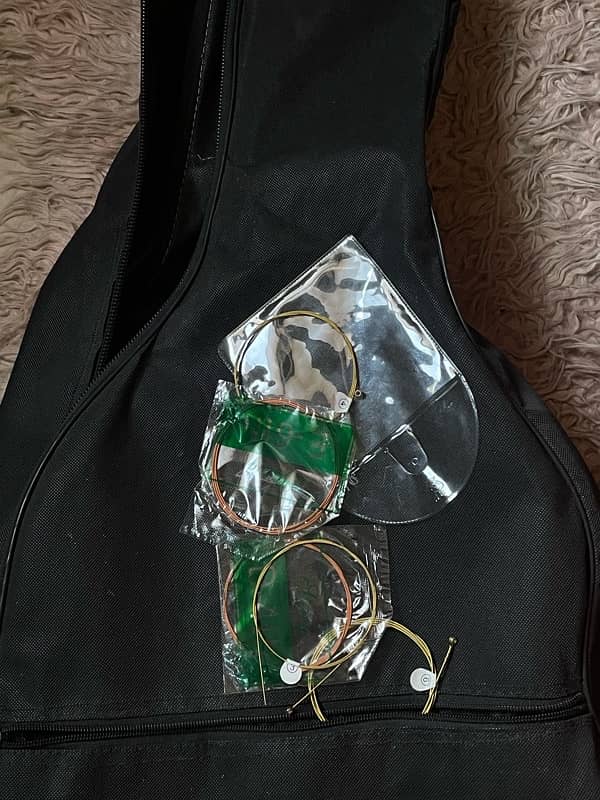 Semi Accoustic Guitar with bag and string 5