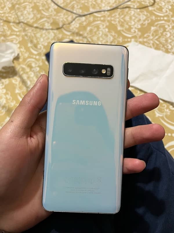 Samsung galaxy s10 8/128 0