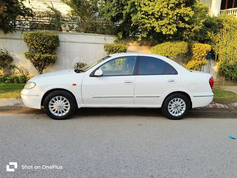 Nissan Sunny 2010 Antique 4