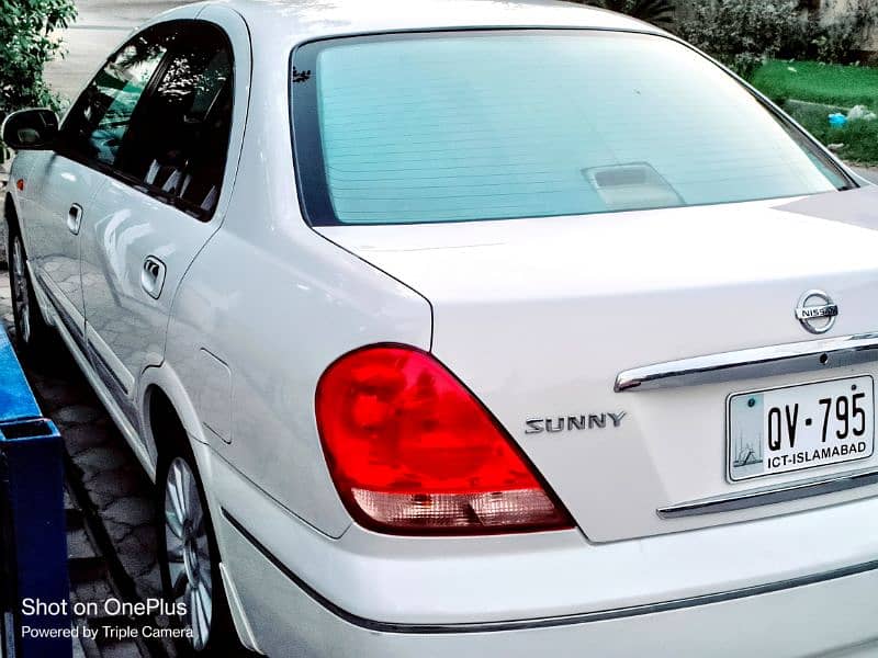 Nissan Sunny 2010 Antique 8