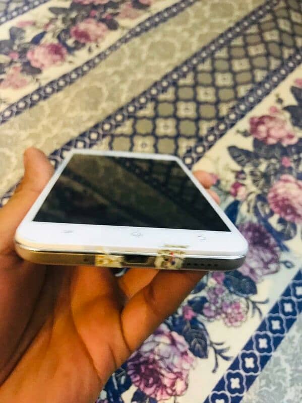 vivo y66 bilkul saf hai pta approved hai 5