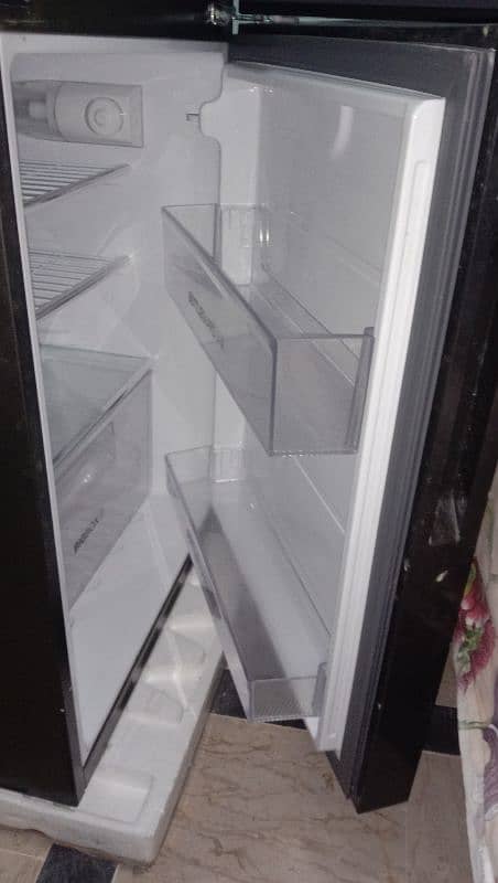 Haier HRF-216EPR refrigerator 8