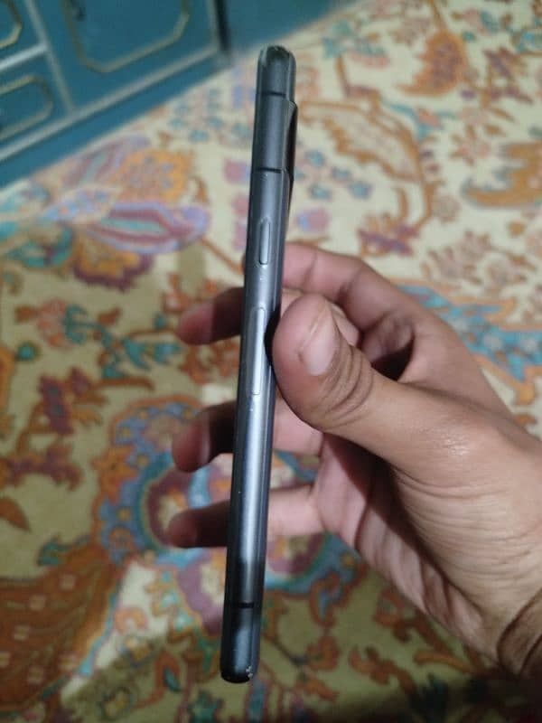 Google pixel 7a 8 128 9/10 condition 4