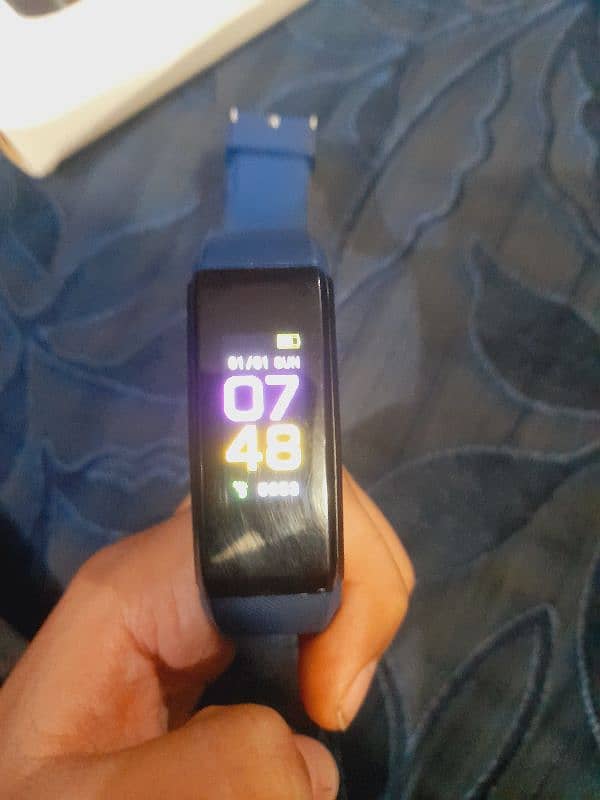 Q1 SMART WATCH BEST FOR KIDS AND ADULTS IN JUST 800 RS 6