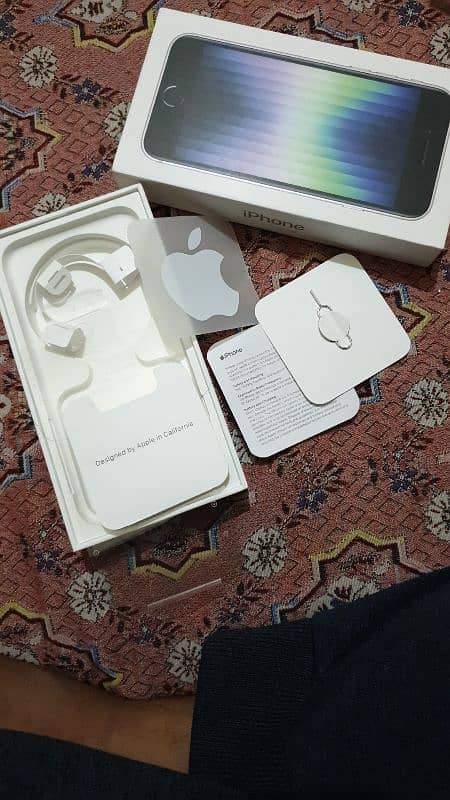 IPHONE SE 3 2022.128 GB OFFICIAL PTA 4