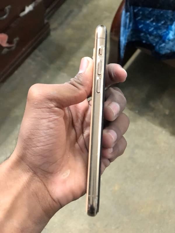 iPhone11pro E sim 2 month or 1 month physical available 2