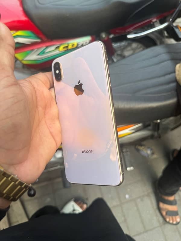 urgent sale iphone xs max 256 2