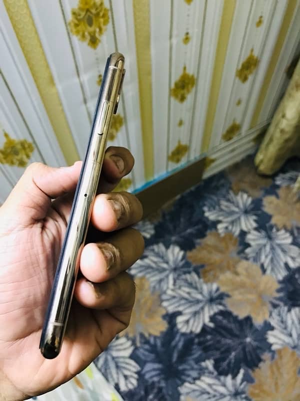 iPhone Xs NoN PTA 3